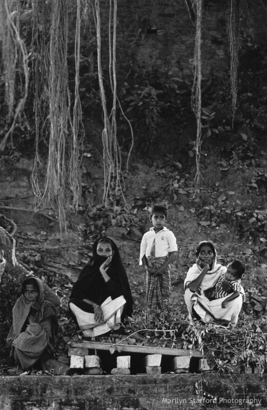 Women under banyan tree at rally of Bangladesh’s Prime Minister-designate, Sheikh Mujibur Rahman, Dhaka, 1972.